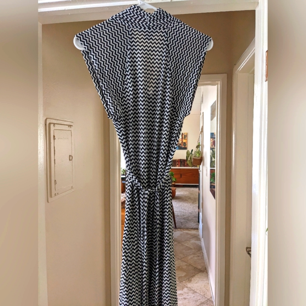 Black and White French Connection Dress with Tie - Picture 7 of 8